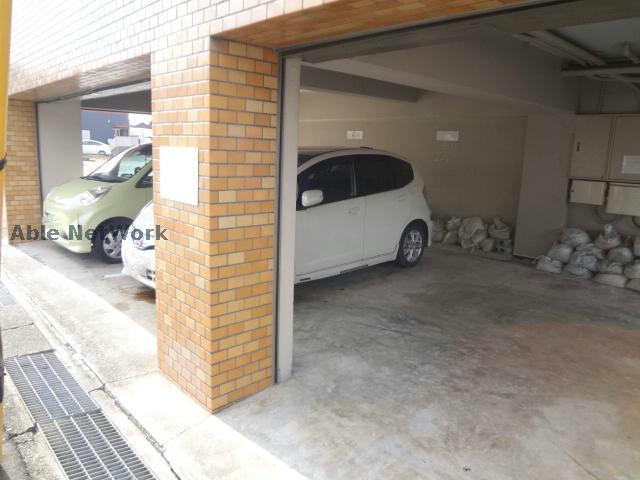 駐車場　駐車場