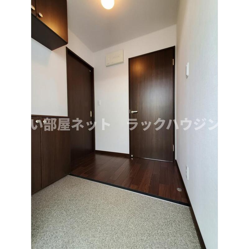 玄関　【お部屋さがしはラックハウジングにお問合せ下さいませ♪】