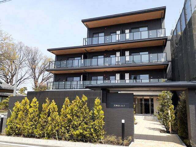 建物外観　オートロック完備