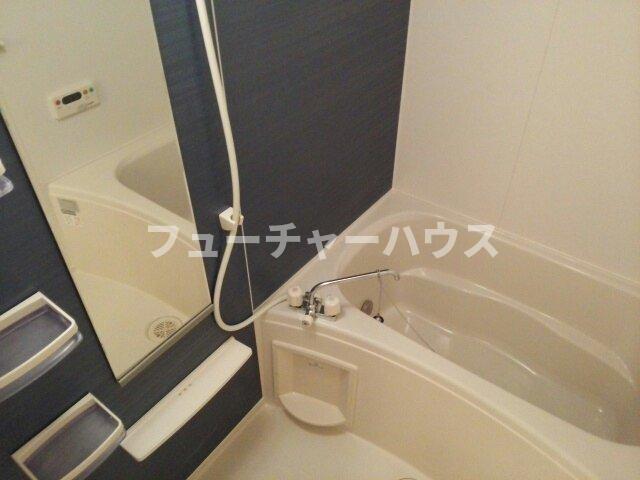 バス・シャワールーム　落ち着いた空間のお風呂です