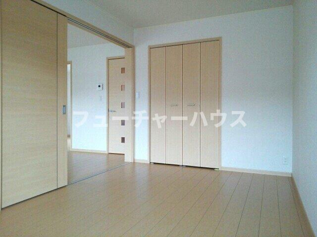 洗面設備　明るい洗面所です