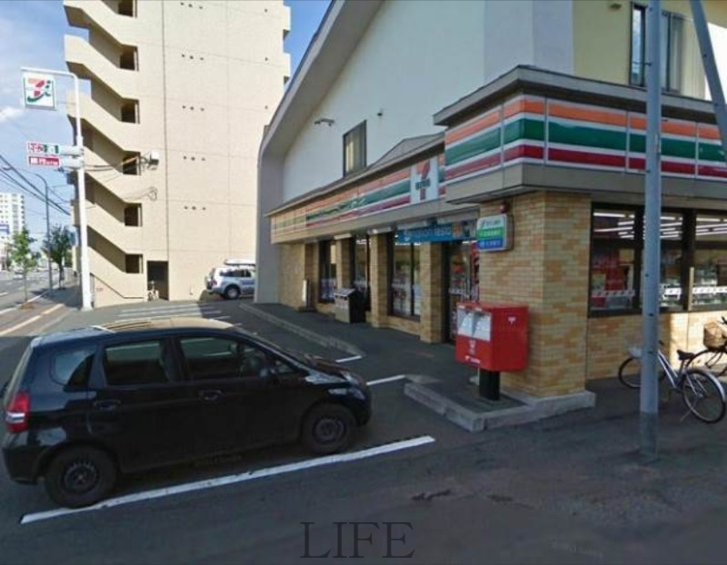 コンビニ　セブンイレブン札幌平岸4条店（コンビニ）まで325m