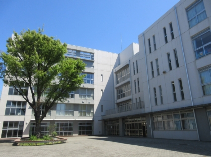 中学校　板橋区立板橋第三中学校（中学校）まで842m
