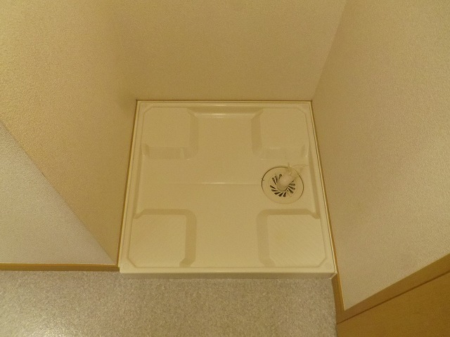 その他　防水パン付室内洗濯機置場