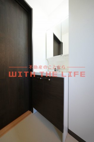 洗面設備　使いやすい独立洗面台です