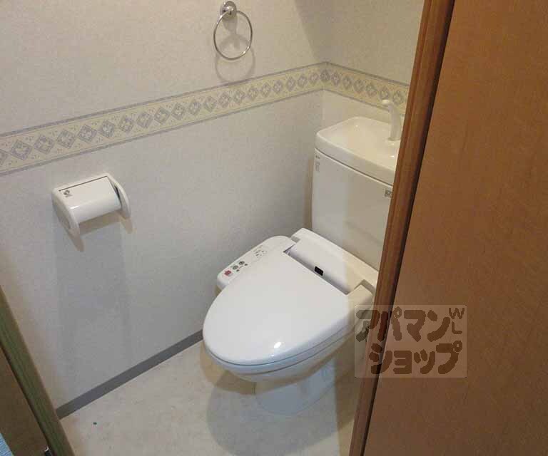 トイレ　清潔感のあるトイレです