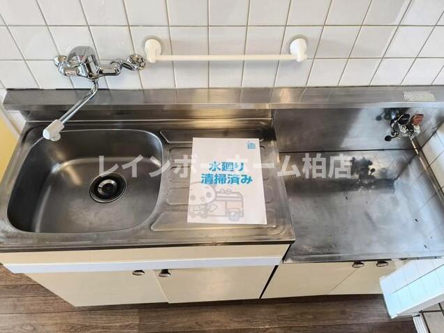 キッチン　※別部屋参考写真。