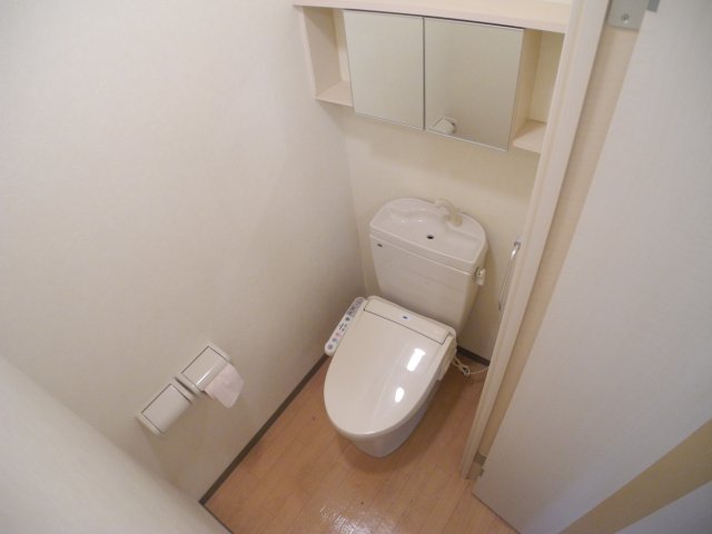 トイレ　※反転間取りのお部屋の写真です。