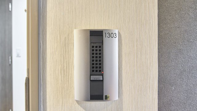 エントランス　写真は13Fのお部屋となります。