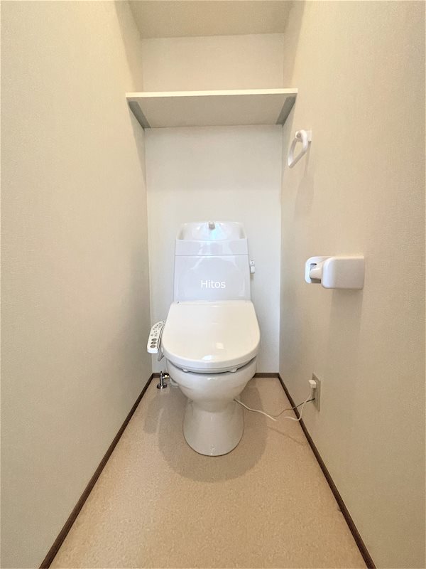 トイレ　トイレは温水洗浄便座を設置してあります。