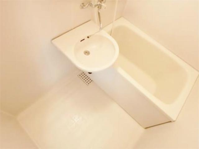 バス・シャワールーム　もちろんバス、トイレ別タイプ