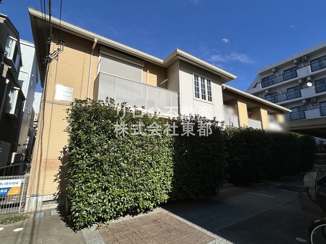 建物外観　周辺は閑静な住宅街ですので落ち着いた住環境です！