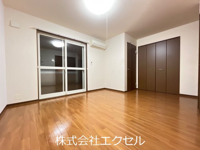 その他部屋・スペース　8.2畳の広々としたお部屋です。