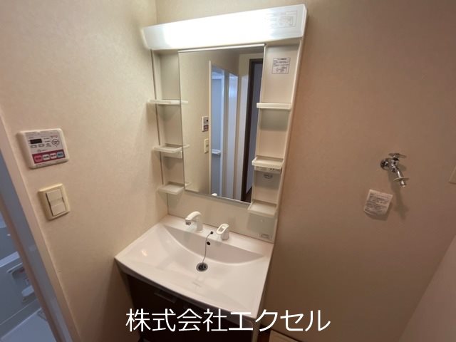 洗面設備　便利なシャンプードレッサー付きです