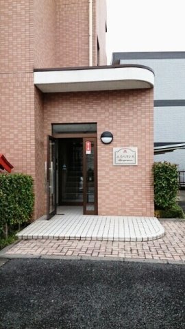 エントランス　清潔なエントランスです