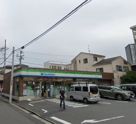 コンビニ　ファミリーマート川崎旭町一丁目店（コンビニ）まで121m
