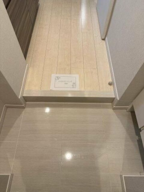 玄関　※別部屋参考写真