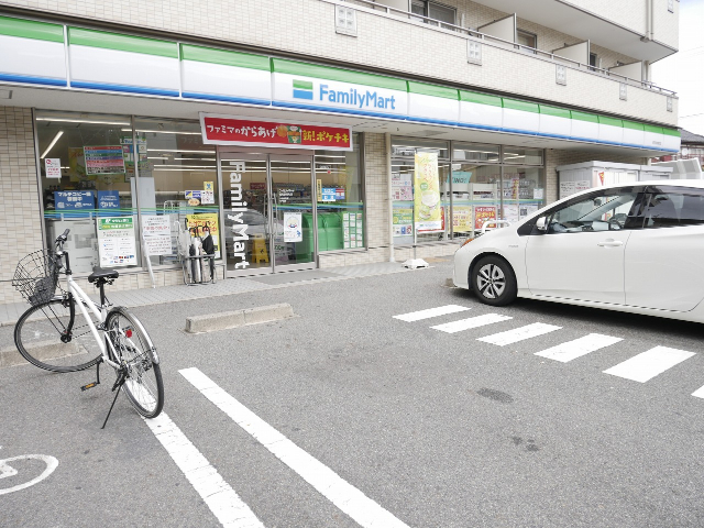 コンビニ　ファミリーマート昭和狭間町店（コンビニ）まで410m