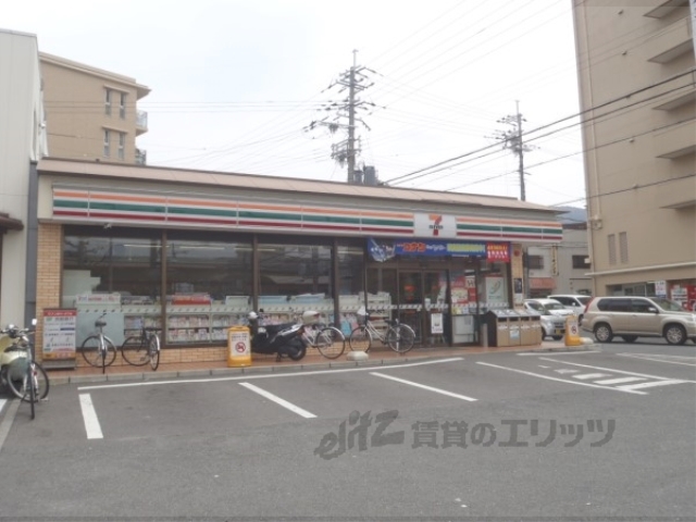 コンビニ　セブンイレブン京都竹鼻堂ノ前店（コンビニ）まで80m