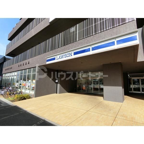 コンビニ　ローソン流山おおたかの森駅前店（コンビニ）まで640m