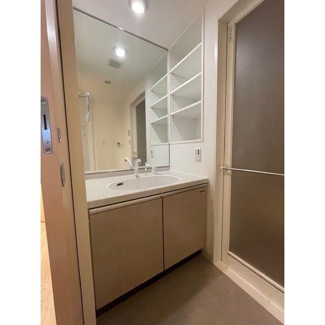 洗面設備　同タイプ別部屋の写真です