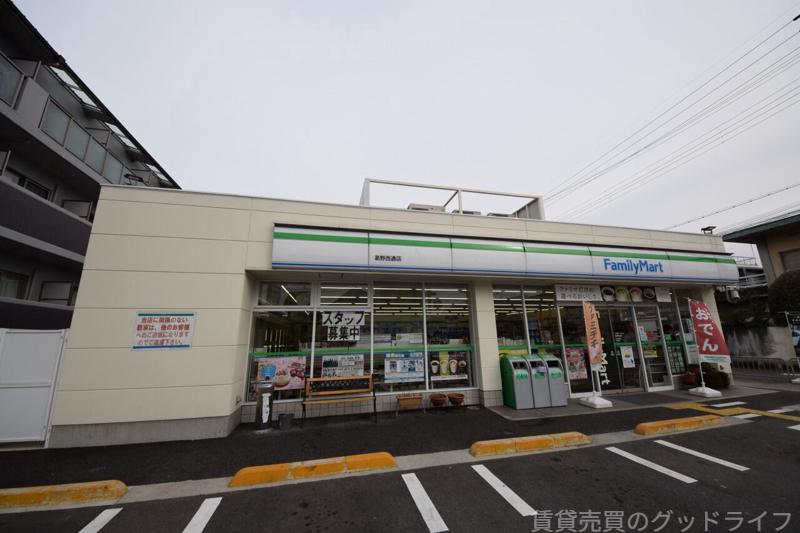 コンビニ　ファミリーマート葛野西通店（コンビニ）まで332m