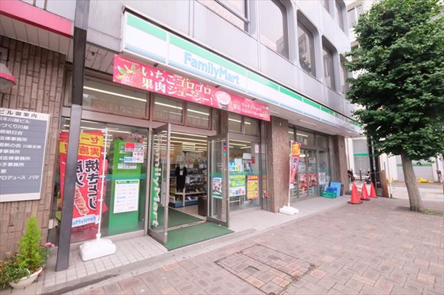 コンビニ　ファミリーマート本川越駅前店（コンビニ）まで418m