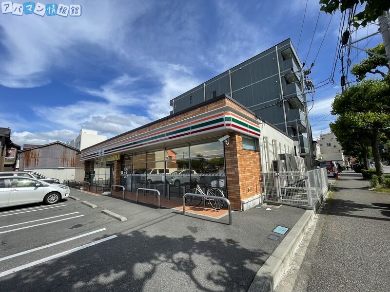 コンビニ　セブンイレブン新潟住吉町店（コンビニ）まで84m