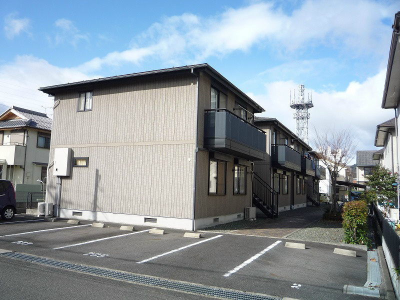 建物外観　グレーのすっきりとした外観