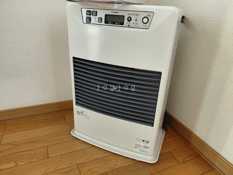 その他設備　冬はあったか石油ストーブです。