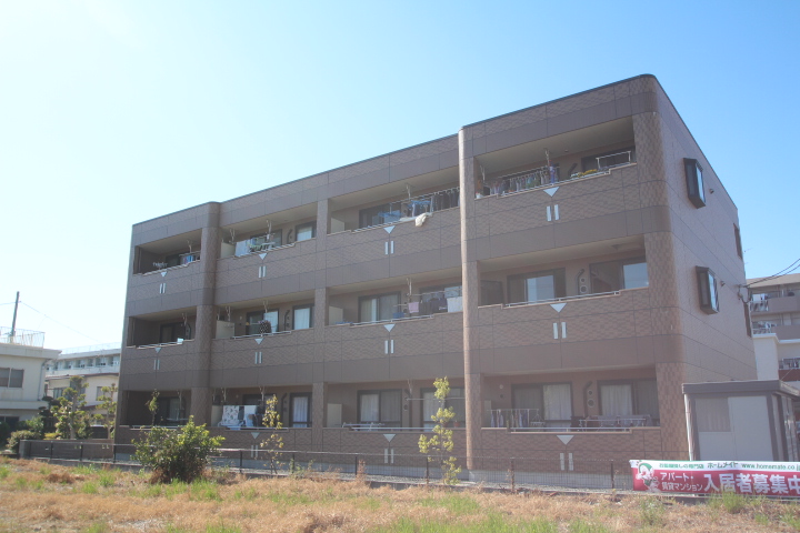 建物外観　Nスタイルホームにお任せ下さい♪