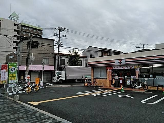 コンビニ　セブンイレブン大阪三軒家東４丁目店（コンビニ）まで364m