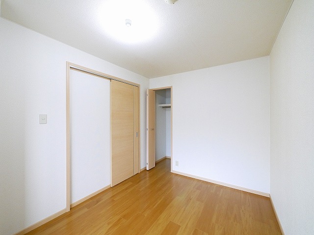 その他部屋・スペース　落ち着いて過ごせるお部屋なので、寝室にいかがでしょうか