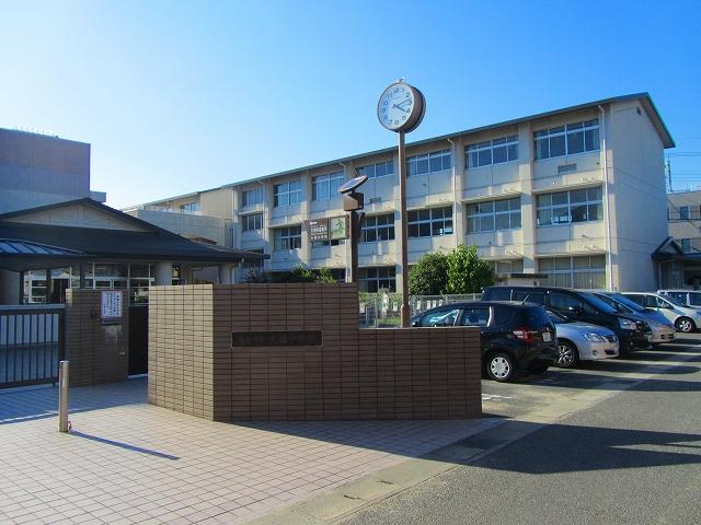 中学校　桜井市立桜井西中学校（中学校）まで1761m