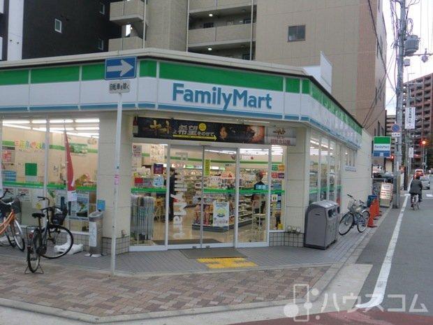 コンビニ　ファミリーマート 阪急三国駅西店（コンビニ）まで10m