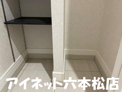 玄関　収納もたっぷりでいいですね。