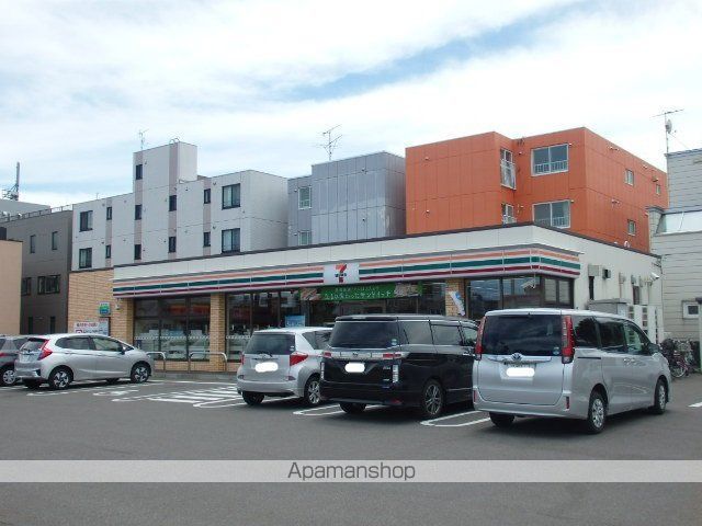コンビニ　セブンイレブン（コンビニ）まで486m