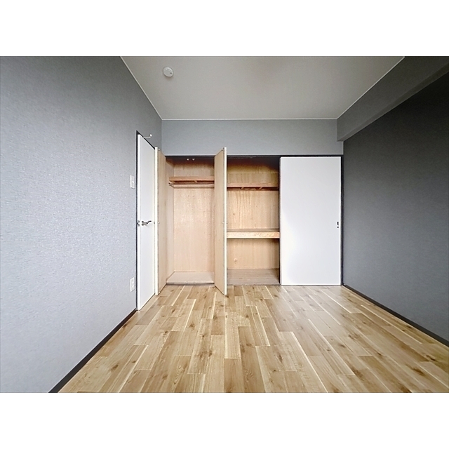 収納　各洋室に収納付き