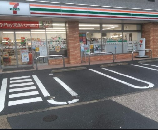 コンビニ　セブンイレブン 江東枝川店（コンビニ）まで219m