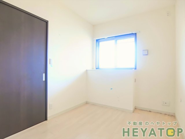 その他部屋・スペース　洋室５.３帖（同仕様写真）