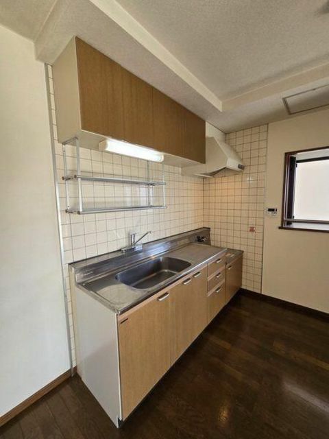 キッチン　参考写真（同建物別部屋のものです）