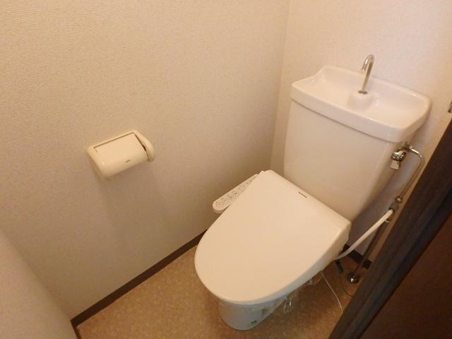 トイレ　ウォシュレット付きのトイレです