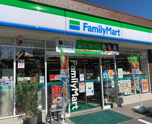 コンビニ　ファミリーマート（コンビニ）まで342m