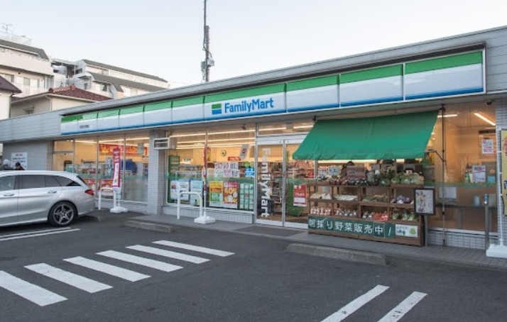 コンビニ　ファミリーマート 世田谷玉堤店（コンビニ）まで239m
