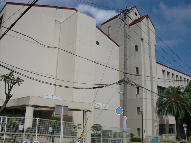 小学校　東須磨小学校（小学校）まで727m