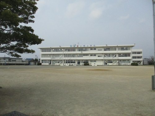 小学校　小熊小学校（小学校）まで1577m