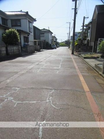 その他　前面道路（その他）まで0m