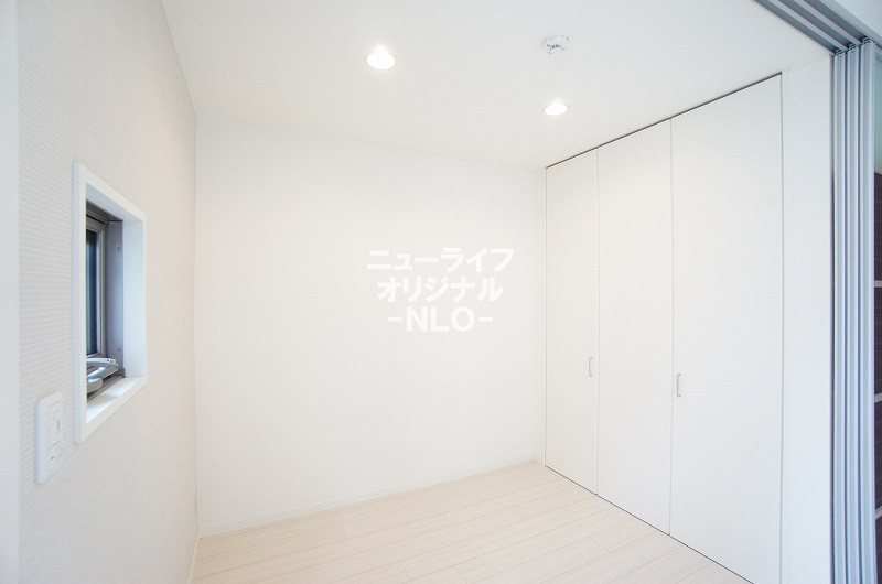その他部屋・スペース　壁一面に収納があるのでお部屋を広く使えます☆