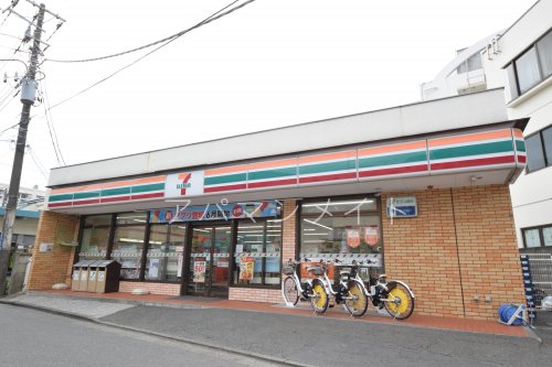 コンビニ　セブンイレブン横浜原宿店（コンビニ）まで674m