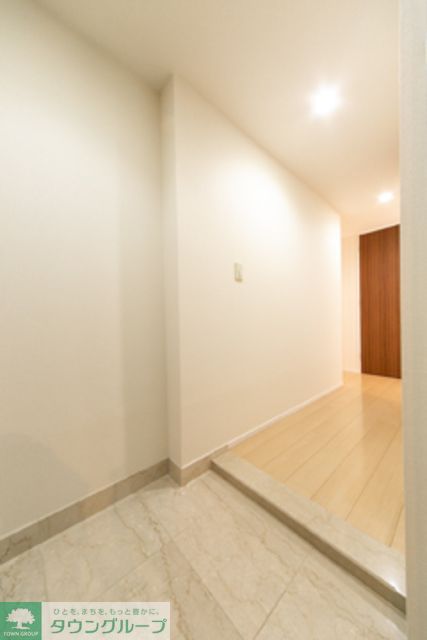 玄関　※写真は同タイプ住戸です。